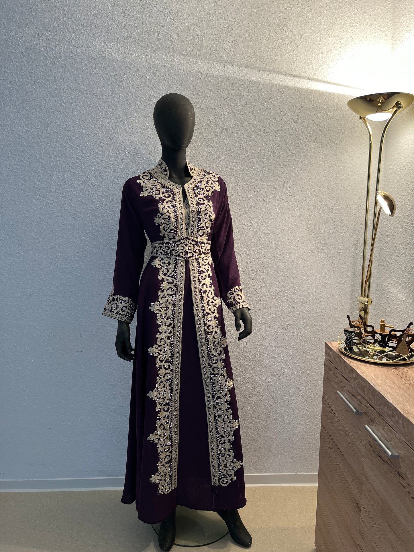 Abaya Rana ton-in-ton