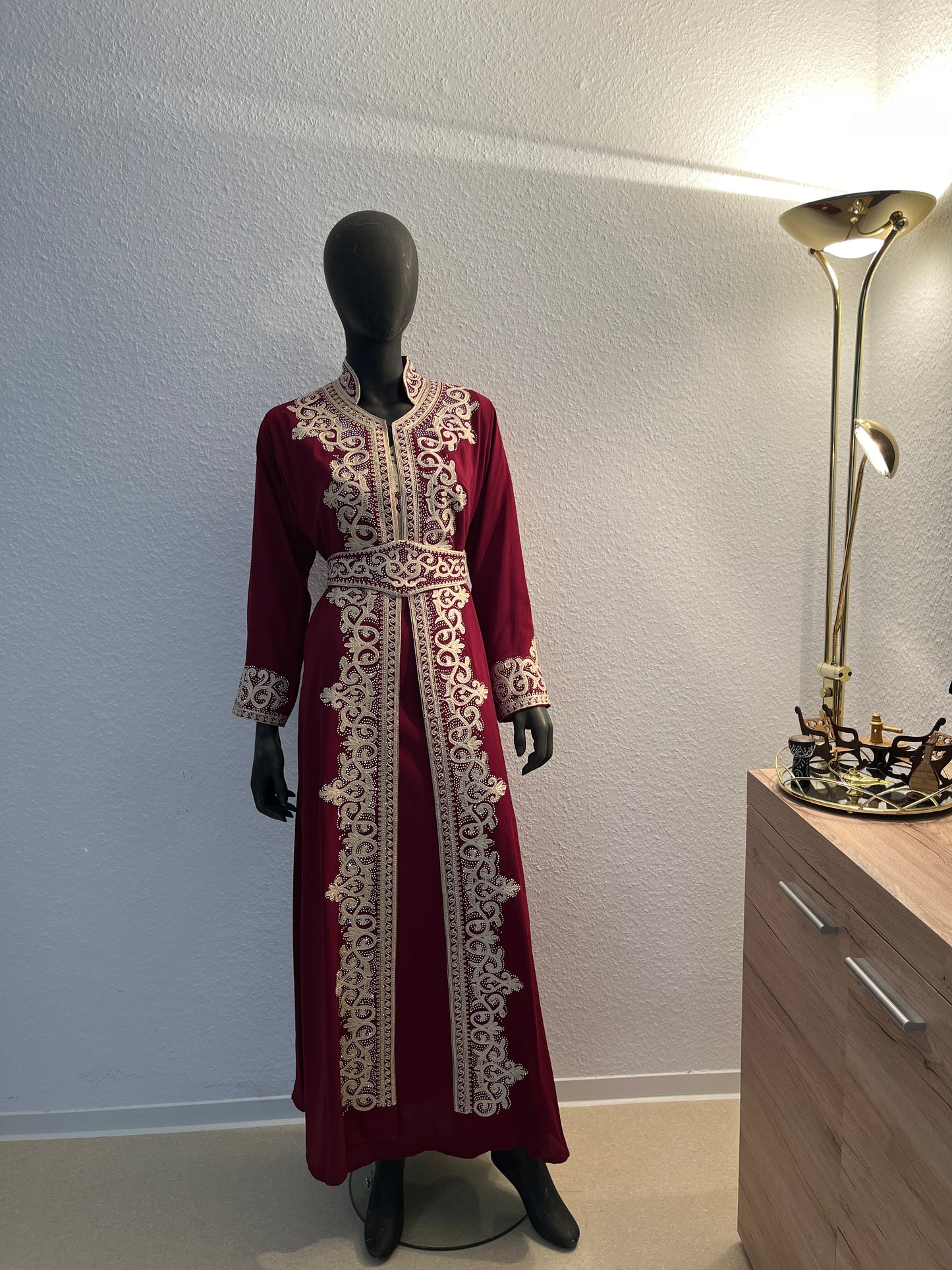 Abaya Rana ton-in-ton